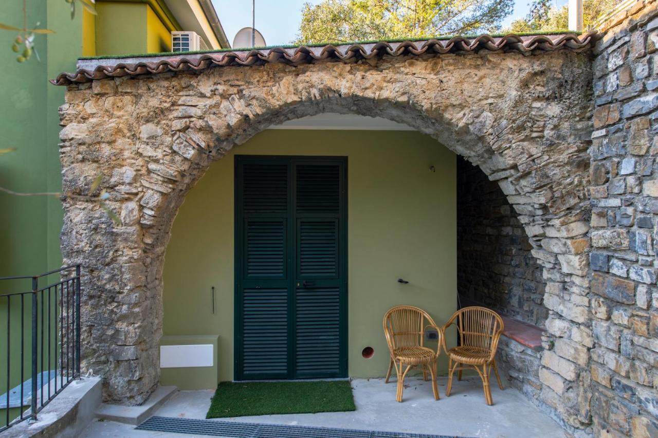 Appartamenti Arco Antico San Bartolomeo Al Mare Exterior photo